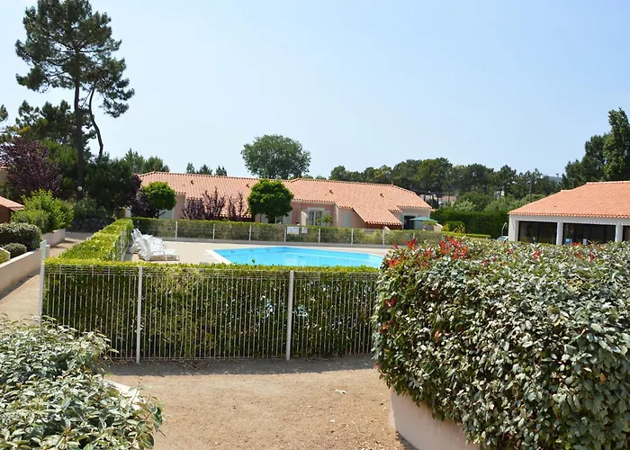 Maison 4-5 Pers A Jean De Monts Avec Piscine, Proche Et Foret - Fr-1-323-478 * Saint-Jean-de-Monts